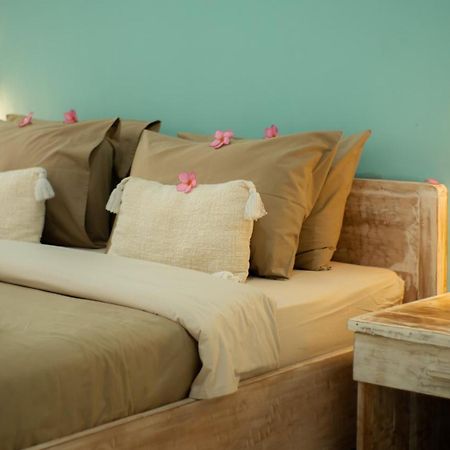 The White Bay Lombok Apartment Kuta  Exterior photo