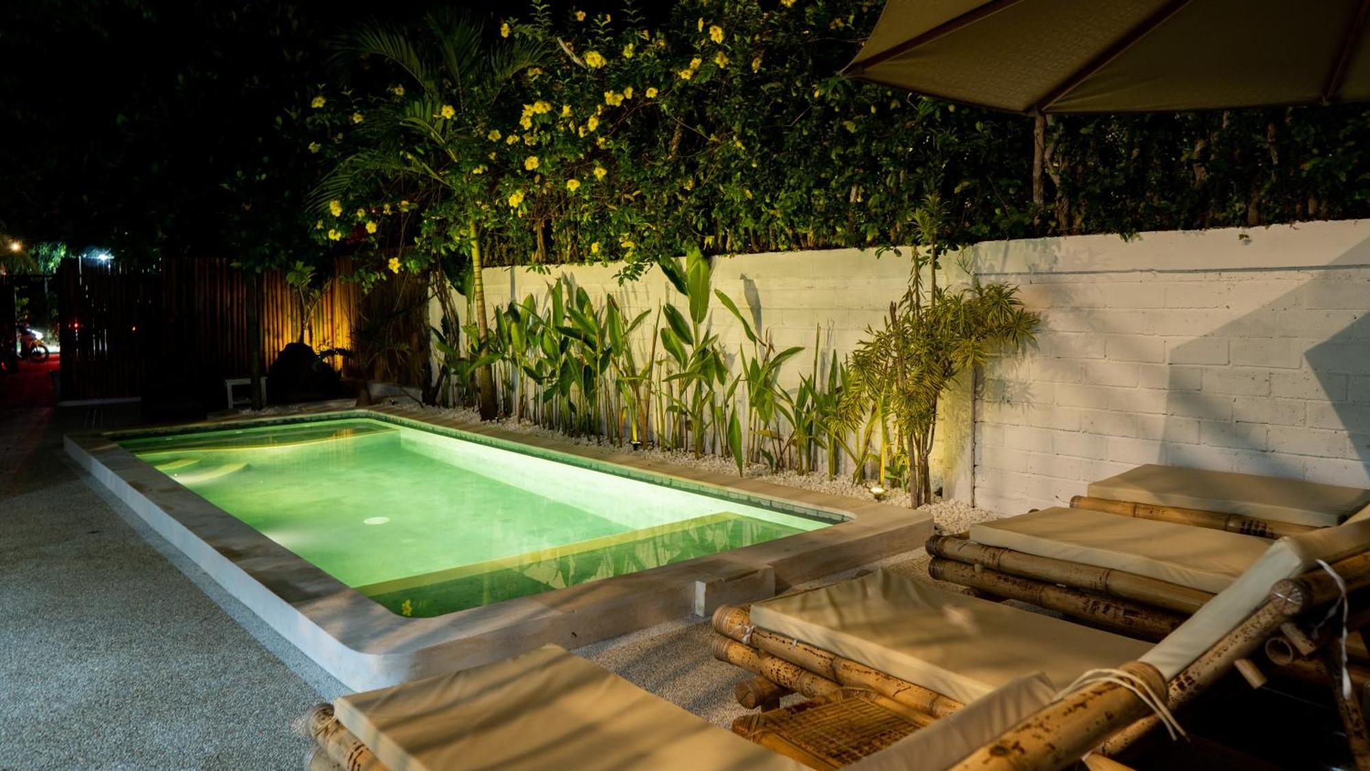 The White Bay Lombok Apartment Kuta  Exterior photo